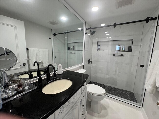 Building Photo - 11113 Biscayne Blvd