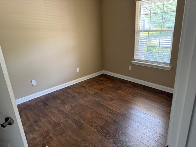 Building Photo - 129 Meadowcrest Dr