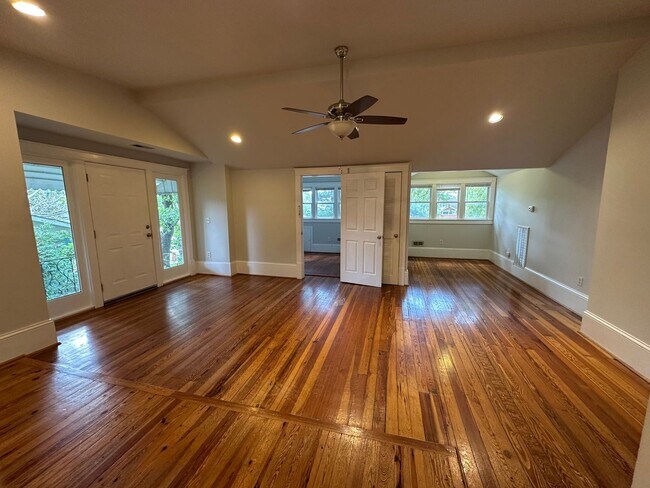 Building Photo - 4508b Park Ave, Nashville TN 37209 *Leasin...