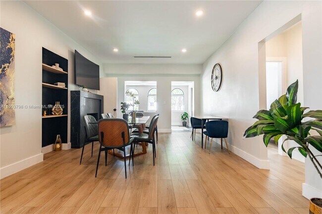 Building Photo - 2360 SW 12th St