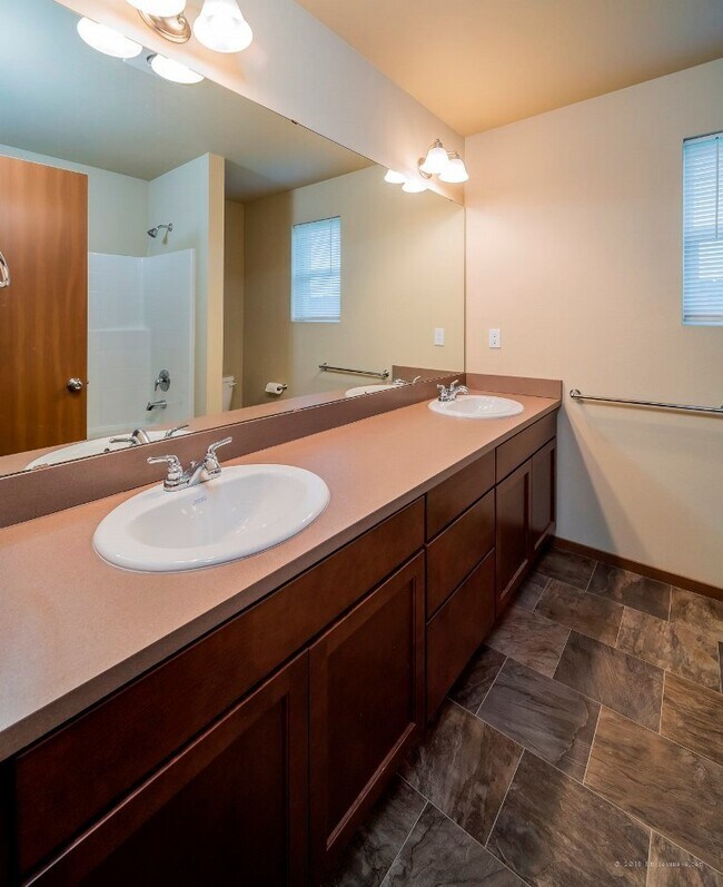 Building Photo - 10323 67th Ave NE