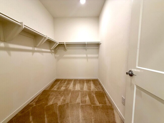 Building Photo - Charming 3bed 2.5 bath Simi Valley Home
