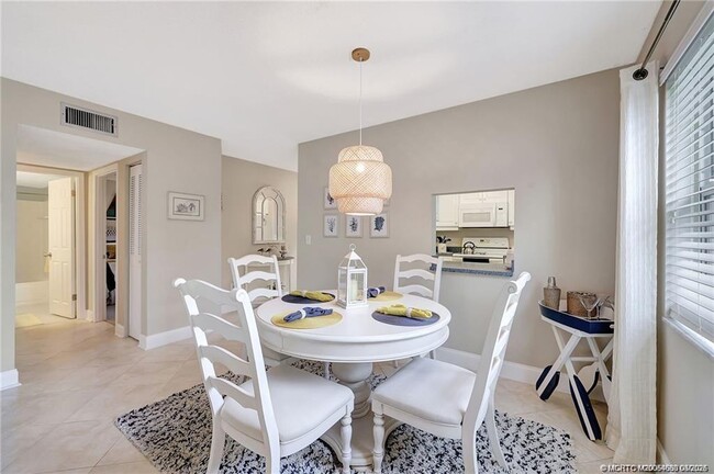 Building Photo - 2950 SE Ocean Blvd