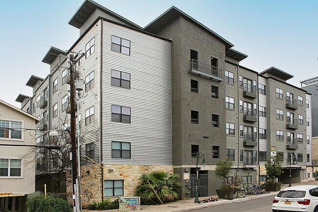 Primary Photo - 2502 Leon St