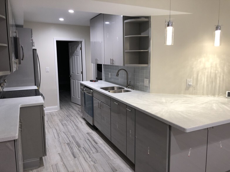 Building Photo - 60 V St NW