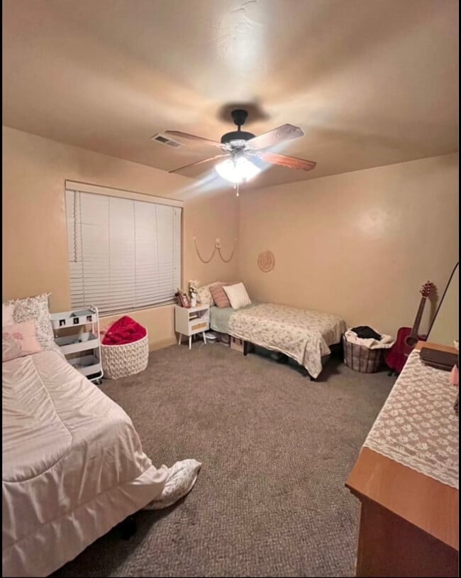 Building Photo - 920 S 25 E