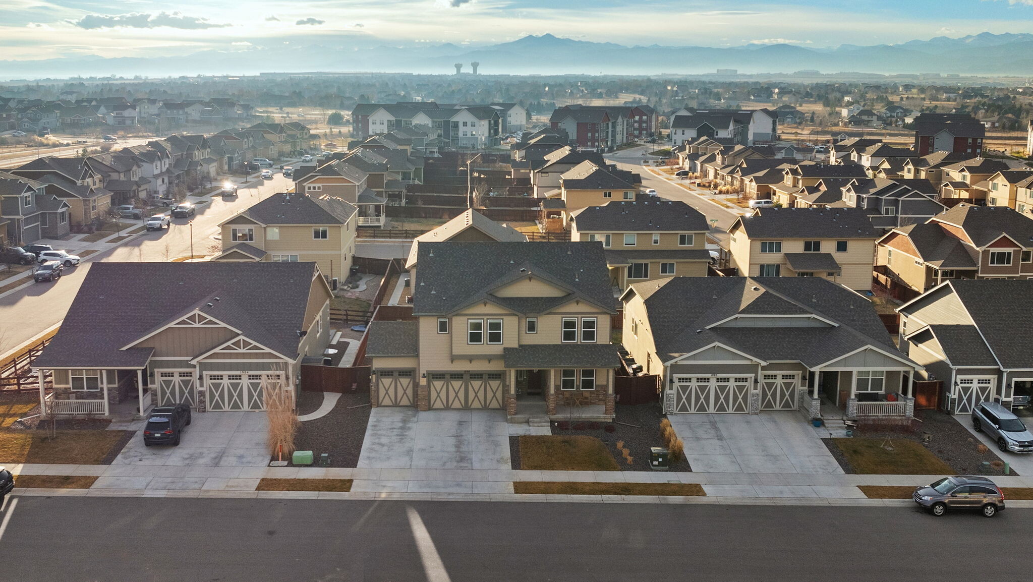 Building Photo - 1898 Golden Horizon Dr