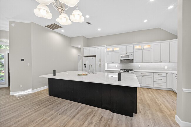 Building Photo - 3117 Cedar Knolls Dr