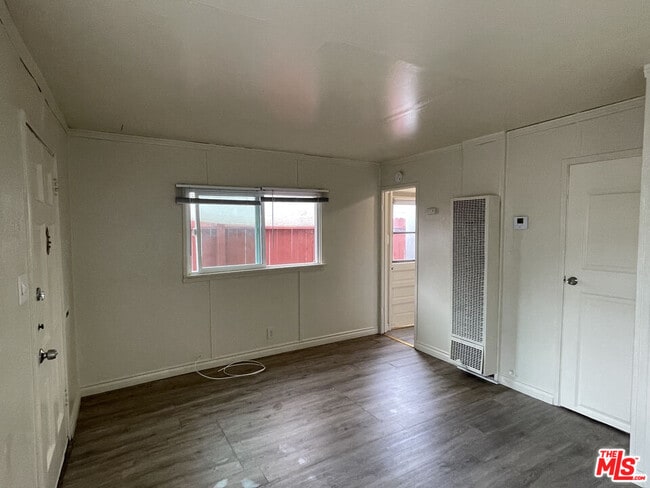 Building Photo - 351 Temple Ave