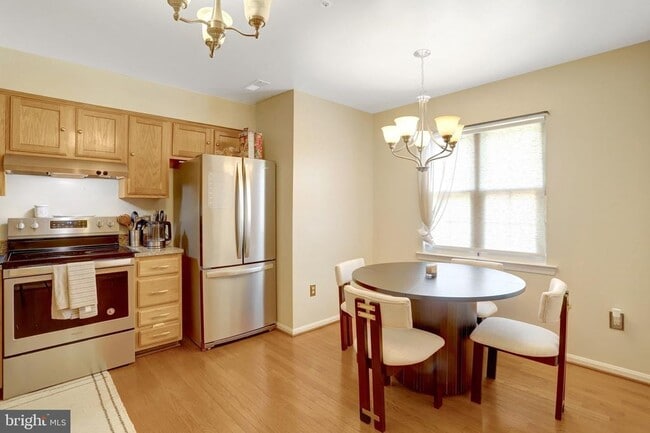 Building Photo - 8819 Hardesty Dr