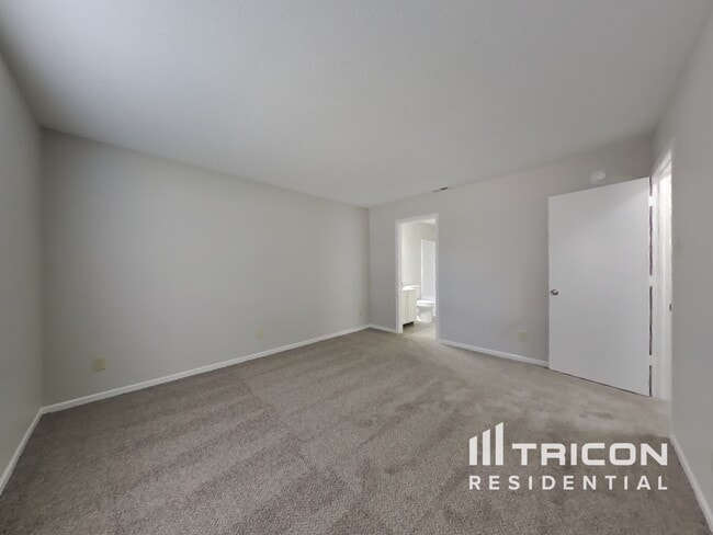 Building Photo - 2840 Redland Ln