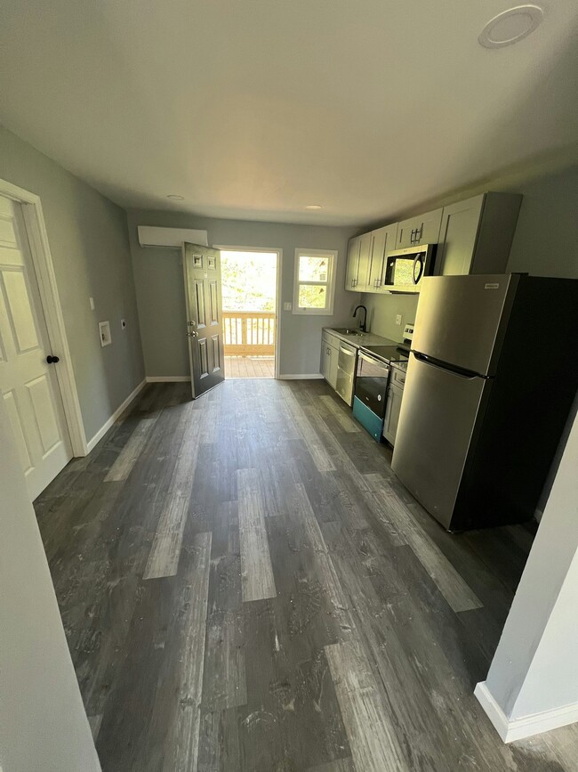 Building Photo - 106 N Pugh St