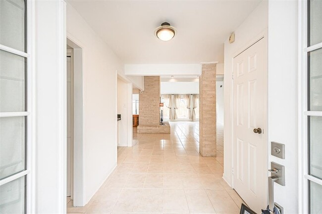 Building Photo - 1382 Beaujolais Ln