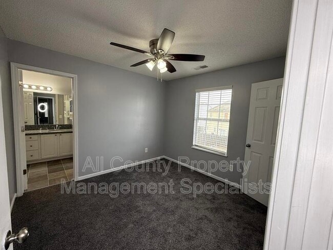 Building Photo - 211 Curvewood Rd