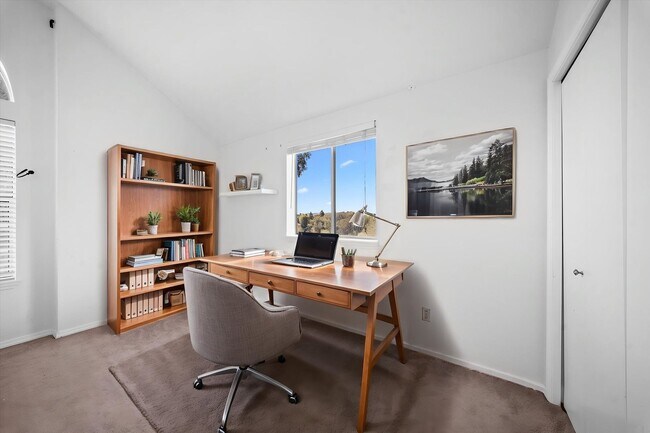 Building Photo - 21610 95th Pl S