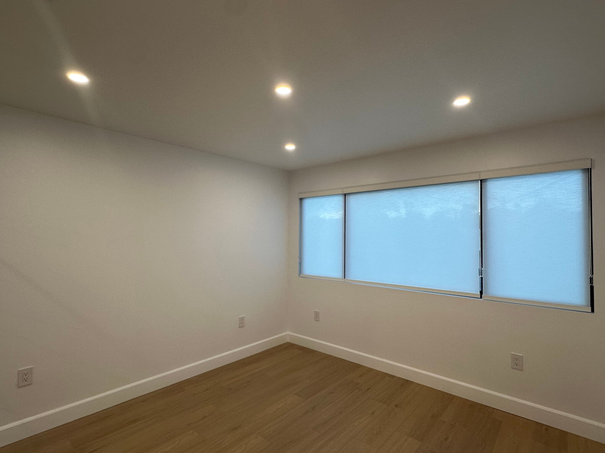 Building Photo - 10470 Lauriston Ave