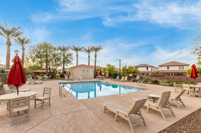 Building Photo - 836 E Constance Wy