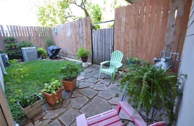 Building Photo - 1507 McDuffie St