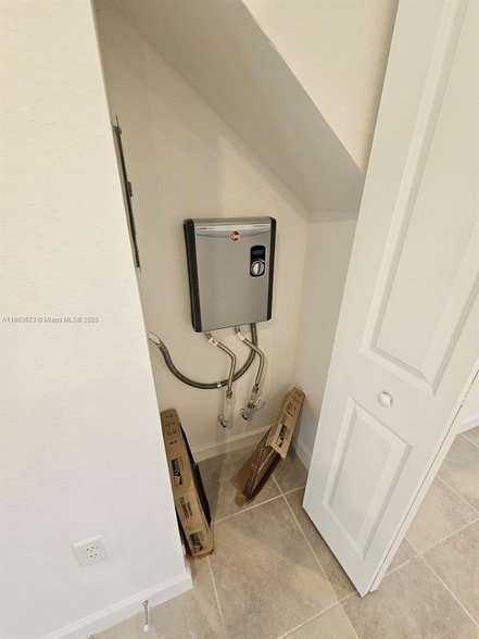 Building Photo - 96 SE 11th Ct