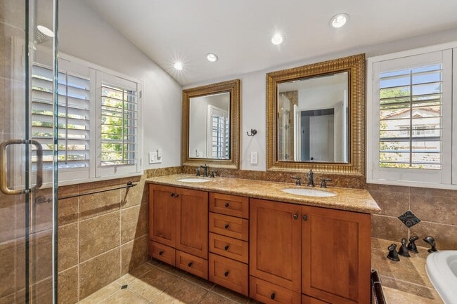 Building Photo - Mediterranean Beauty in Crescent Park – 5B...