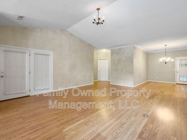Building Photo - 8627 Grassy Oak Trail