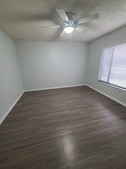 Building Photo - 18318 Aintree Ct