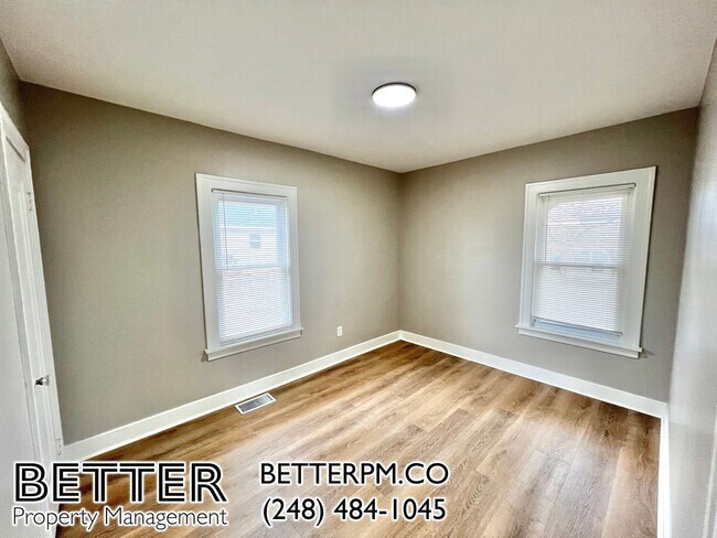 Building Photo - Spacious 3-Bedroom with Finishes You'll Love!