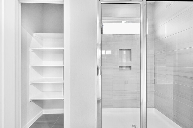 Building Photo - 9119 Brixham Dr