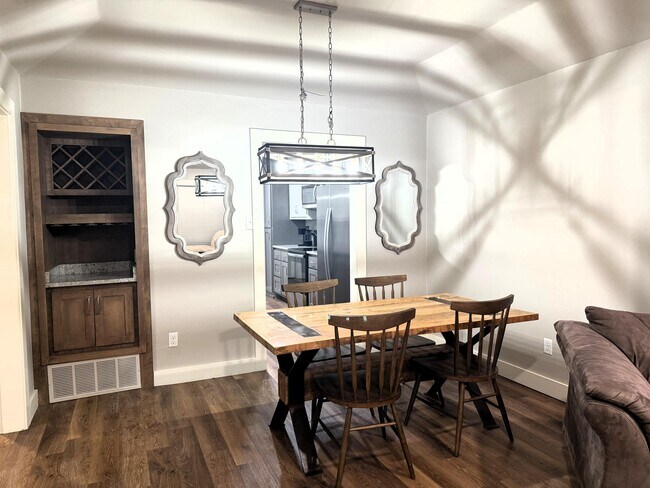 Building Photo - 9712 Memphis Ave