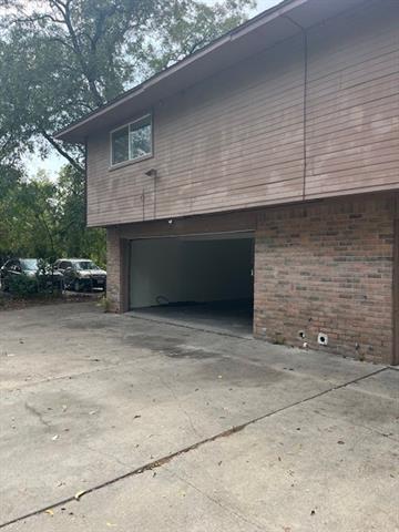 Building Photo - 902 N Nursery Rd