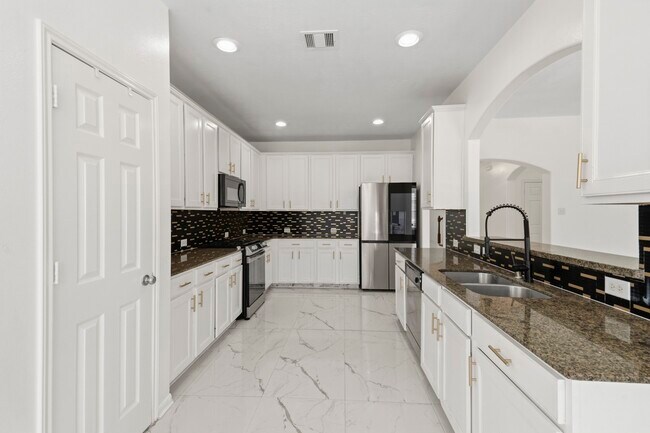Building Photo - 21635 Alta Peak Way