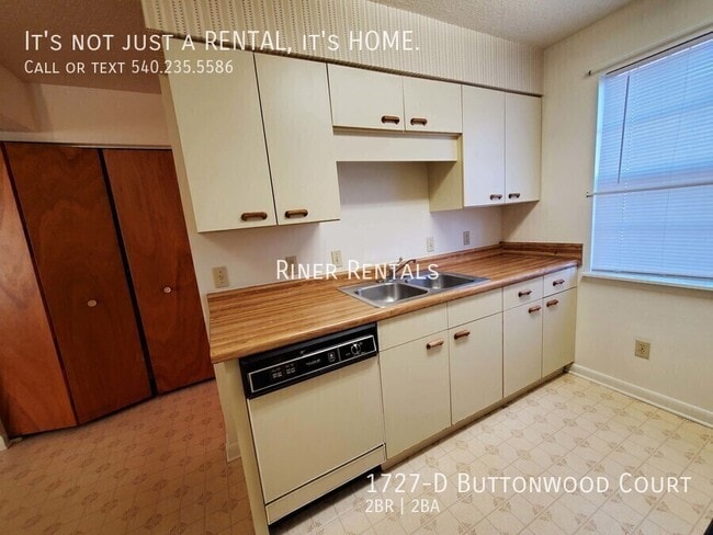 Building Photo - 1727-D Buttonwood Court-