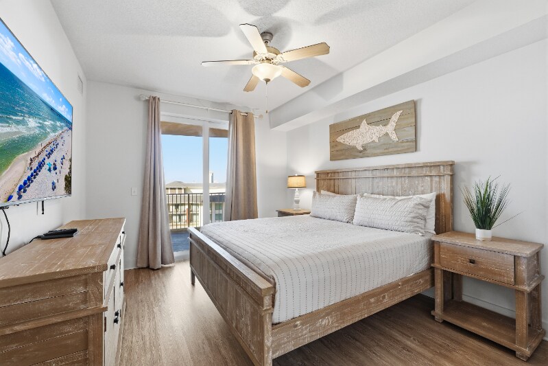 Building Photo - 15928 Front Beach Rd