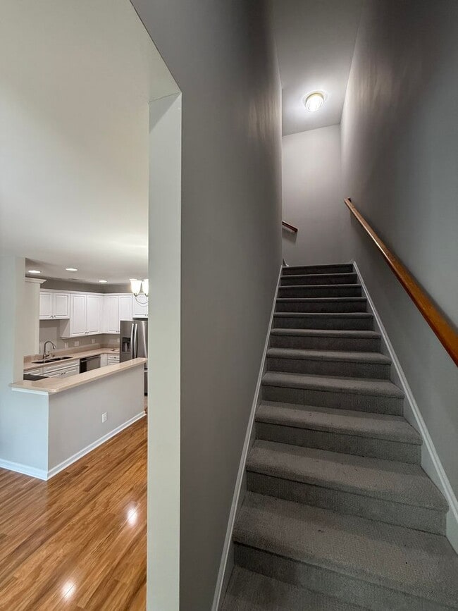 Building Photo - Move in Ready Three Bedroom Townhome in We...
