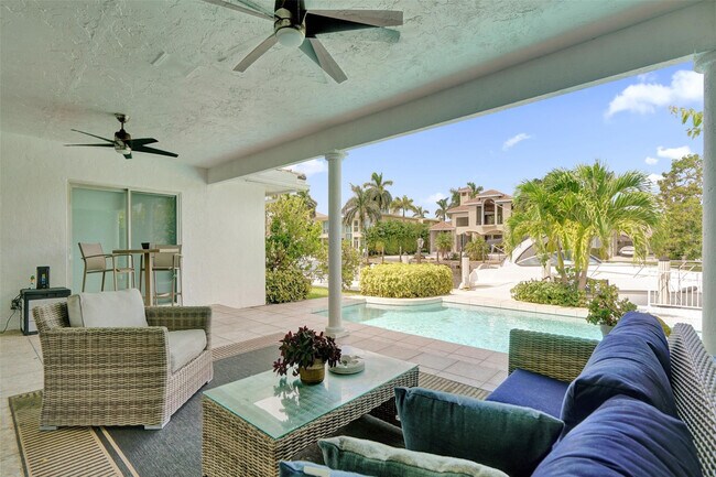 Building Photo - 2427 Sea Island Dr