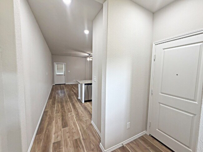Building Photo - 258 Marigold Pl