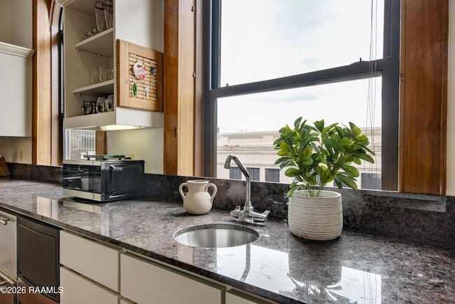 Building Photo - 500 Jefferson St