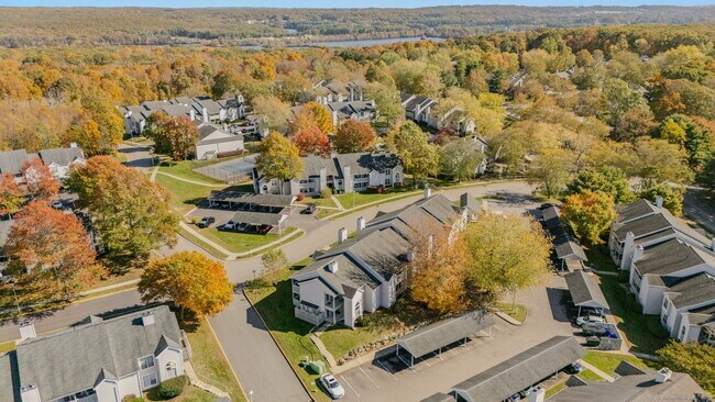 Building Photo - 33 Crown Knoll Ct