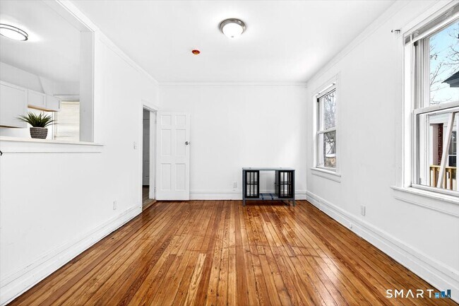 Building Photo - 408 East Ave