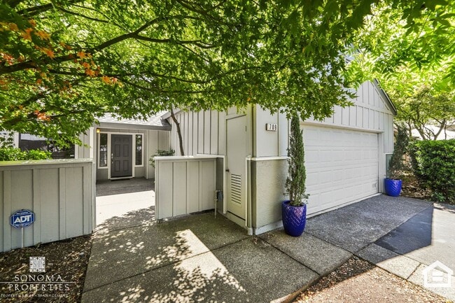 Building Photo - Spacious 3BD/2BA Home in Desirable Sonoma Greens Community