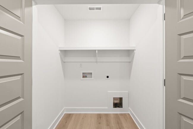 Building Photo - Stunning New Construction Townhome