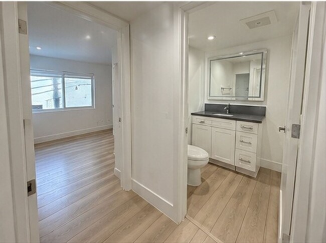 Interior Photo - 11675 Darlington Place