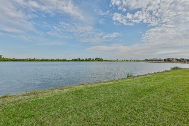 Building Photo - 823 Seminole Sky Dr