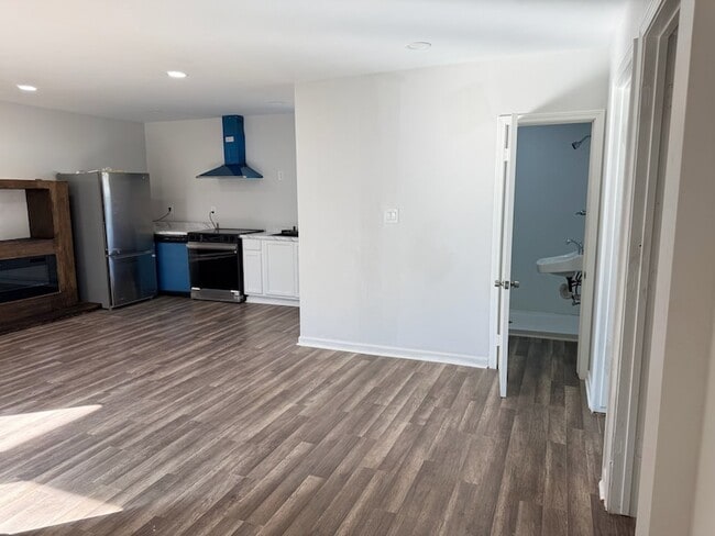 Building Photo - 3512 Castor St