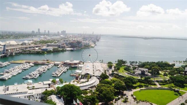 Building Photo - 398 NE 5th St