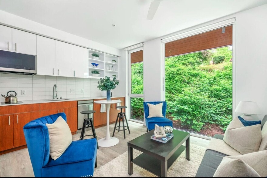 Interior Photo - Flow Eastlake Apartments