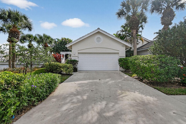 Building Photo - 2074 Mainsail Cir