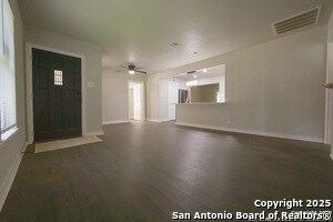 Building Photo - 219 Leonidas Dr