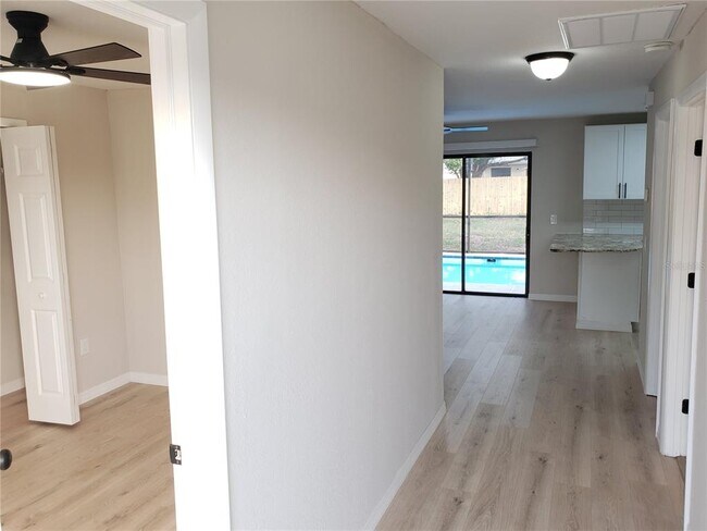 Building Photo - 4284 Everett Ave