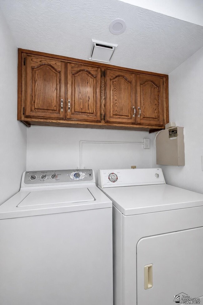 Building Photo - 2174 S Del Valle Way